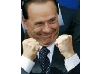 Berlusconi sfugge
ai giudici
ma non alla CEI